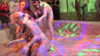 Dirty Duo Turns Into Mud Brawl Screencap 22 on www.sinx.com