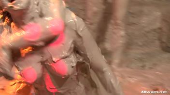 Dirty Duo Turns Into Mud Brawl Screencap 41 on www.sinx.com
