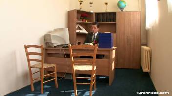 When Secretaries Fight Back! Screencap 1 on www.sinx.com