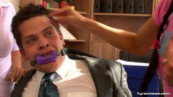 When Secretaries Fight Back! Screencap 18 on www.sinx.com