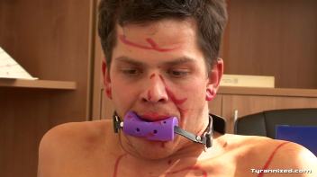 When Secretaries Fight Back! Screencap 42 on www.sinx.com