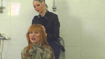 Gorgeous Girls Wash And Lather Their Hair Screencap 28 on www.sinx.com