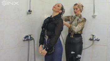 Gorgeous Girls Wash And Lather Their Hair Screencap 41 on www.sinx.com