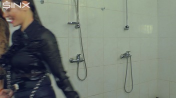 Gorgeous Girls Wash And Lather Their Hair Screencap 68 on www.sinx.com