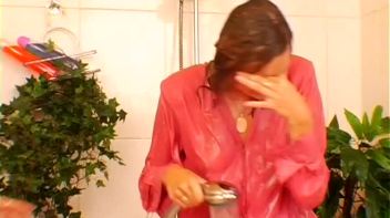 Sudsy Shampoo Mess Screencap 17 on www.sinx.com