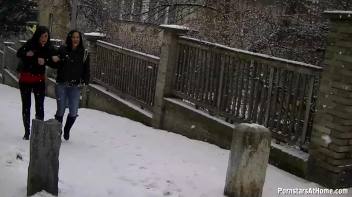 Messin' Around Town With No Shame! Screencap 1 on www.sinx.com