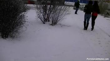 Messin' Around Town With No Shame! Screencap 16 on www.sinx.com