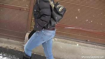 Messin' Around Town With No Shame! Screencap 3 on www.sinx.com