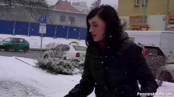 Messin' Around Town With No Shame! Screencap 39 on www.sinx.com