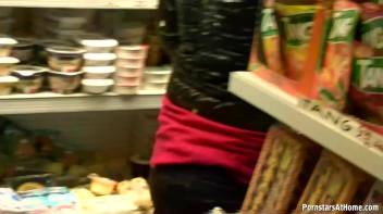 Messin' Around Town With No Shame! Screencap 51 on www.sinx.com