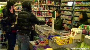 Messin' Around Town With No Shame! Screencap 53 on www.sinx.com