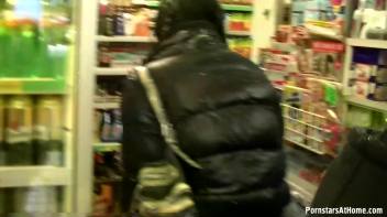 Messin' Around Town With No Shame! Screencap 54 on www.sinx.com