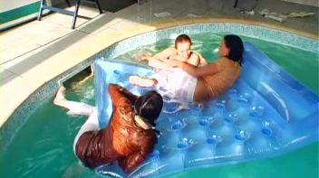 Super Soaked In The Pool Screencap 92 on www.sinx.com