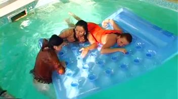 Super Soaked In The Pool Screencap 94 on www.sinx.com
