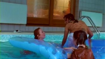 Super Soaked In The Pool Screencap 30 on www.sinx.com
