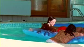 Super Soaked In The Pool Screencap 82 on www.sinx.com