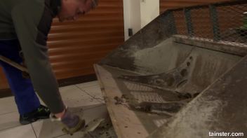 Bossy slut pissing Screencap 5 on www.sinx.com