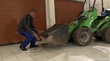 Bossy slut pissing Screencap 6 on www.sinx.com