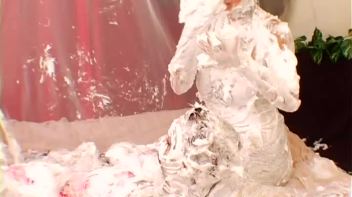 Tender Afternoon Of Shaving Cream Fun Screencap 98 on www.sinx.com