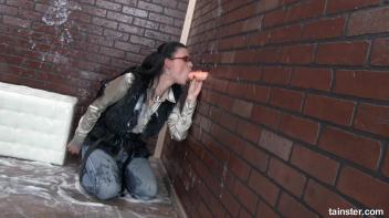 Alice Nice covered in jizz within seconds Screencap 17 on www.sinx.com