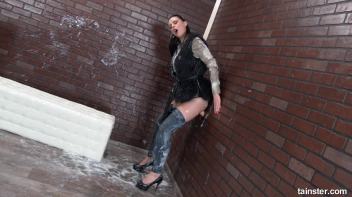 Alice Nice covered in jizz within seconds Screencap 63 on www.sinx.com