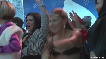 Winter WonderBang Part 1 - Cam 4 Screencap 13 on www.sinx.com