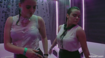 Sex Shower Audition, Amateur Hotties Shakin' It Screencap 17 on www.sinx.com