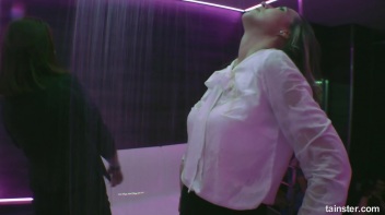 Sex Shower Audition, Amateur Hotties Shakin' It Screencap 21 on www.sinx.com