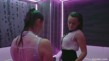 Sex Shower Audition, Amateur Hotties Shakin' It Screencap 5 on www.sinx.com