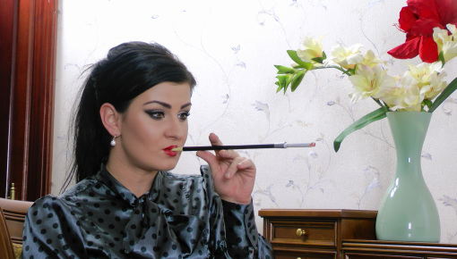 Latest deal - Seductress Smokes And Seduces