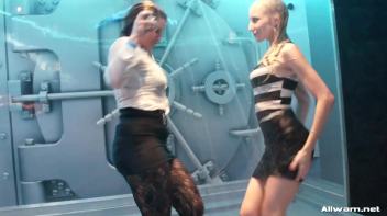 Girls Gone Wetlook Wild Screencap 24 on www.sinx.com