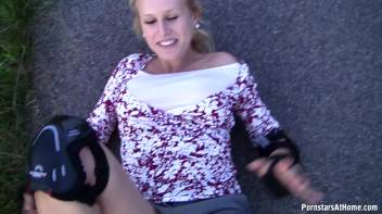 Welli Still A Slut On Wheels Screencap 12 on www.sinx.com
