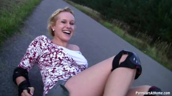 Welli Still A Slut On Wheels Screencap 13 on www.sinx.com
