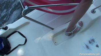 Blowjob Cruisin' Through The City Screencap 101 on www.sinx.com