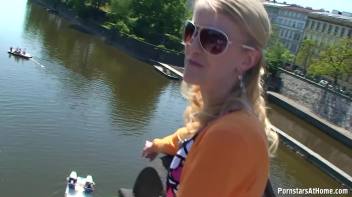 Blowjob Cruisin' Through The City Screencap 12 on www.sinx.com