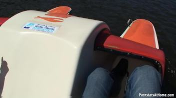 Blowjob Cruisin' Through The City Screencap 32 on www.sinx.com