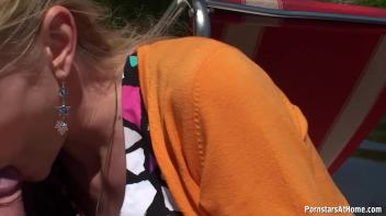 Blowjob Cruisin' Through The City Screencap 46 on www.sinx.com