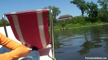 Blowjob Cruisin' Through The City Screencap 66 on www.sinx.com