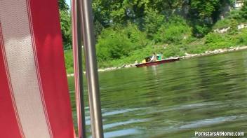 Blowjob Cruisin' Through The City Screencap 67 on www.sinx.com