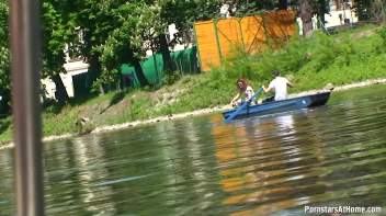 Blowjob Cruisin' Through The City Screencap 76 on www.sinx.com