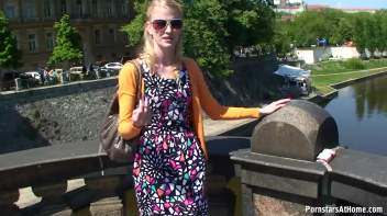 Blowjob Cruisin' Through The City Screencap 8 on www.sinx.com