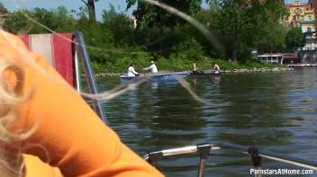 Blowjob Cruisin' Through The City Screencap 82 on www.sinx.com