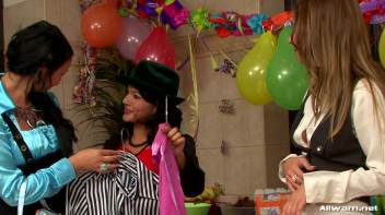 Box of WaM Screencap 9 on www.sinx.com