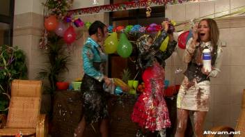 Box of WaM Screencap 52 on www.sinx.com