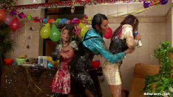 Box of WaM Screencap 54 on www.sinx.com