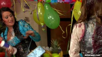 Box of WaM Screencap 56 on www.sinx.com