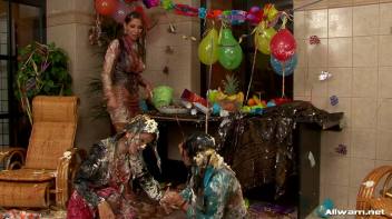 Box of WaM Screencap 70 on www.sinx.com