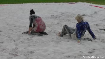 Eurobabes Only Waterpark Screencap 86 on www.sinx.com