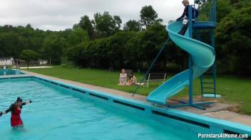 Eurobabes Only Waterpark Screencap 36 on www.sinx.com