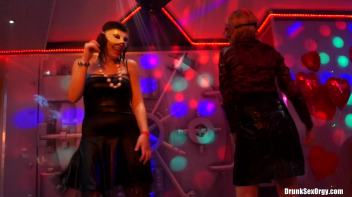 Valentine's Day Vaginas Part 3 - Shower Cam Screencap 36 on www.sinx.com